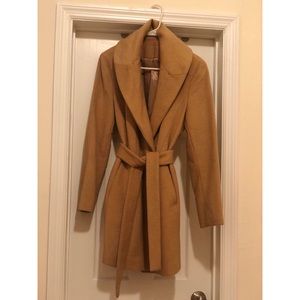 Beautiful Calvin Klein Size 4 Camel Belted Coat